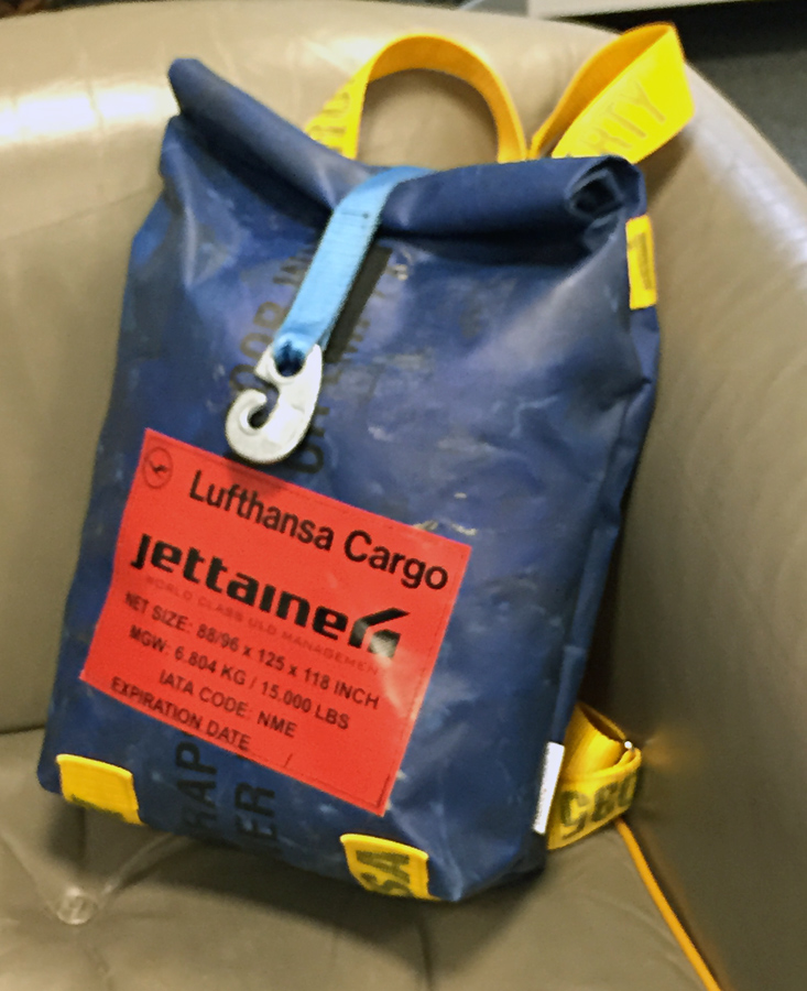 Jettainer Sondertasche Human Care Cargo –