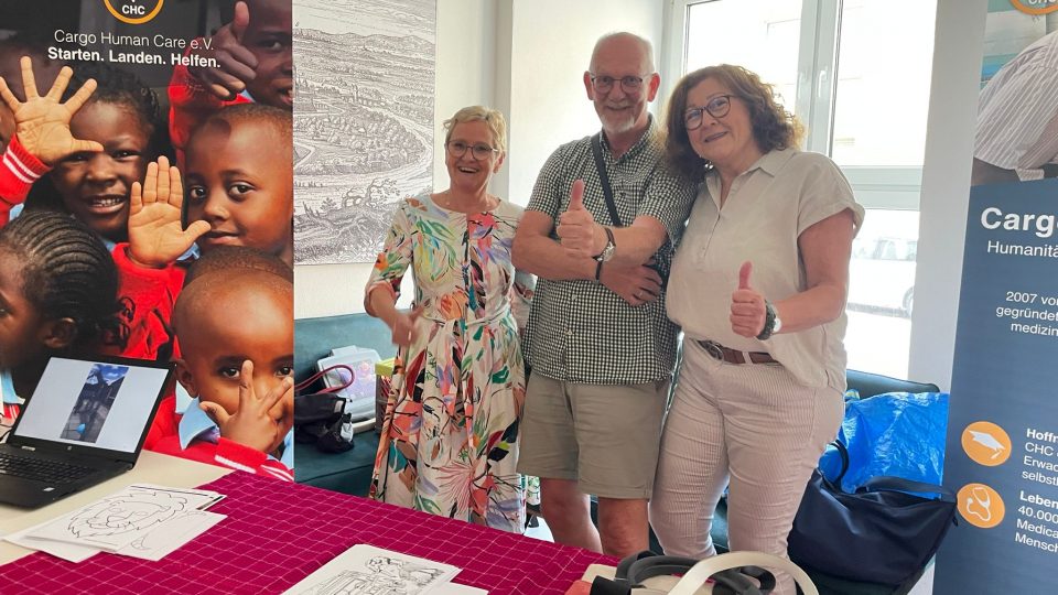 Norbert Wehrkamp mit seiner Frau Ruth, Dr. Steffi Keilig vom Förderverein Marienkirche 2.0